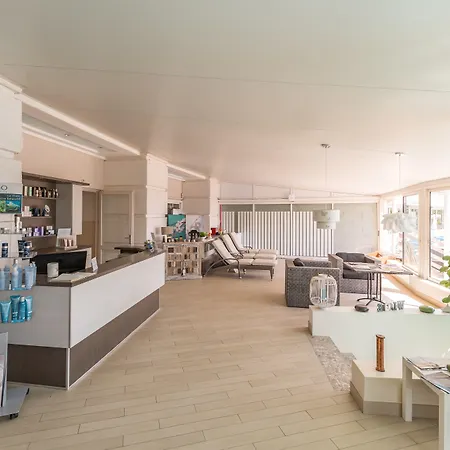 Village Pierre & Cap Esterel Parco vacanze 3*