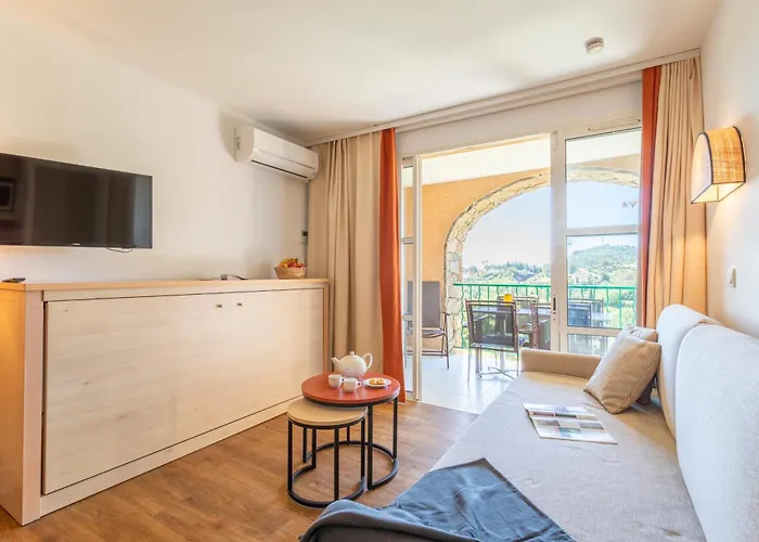 Village Pierre & Cap Esterel Saint-Raphaël