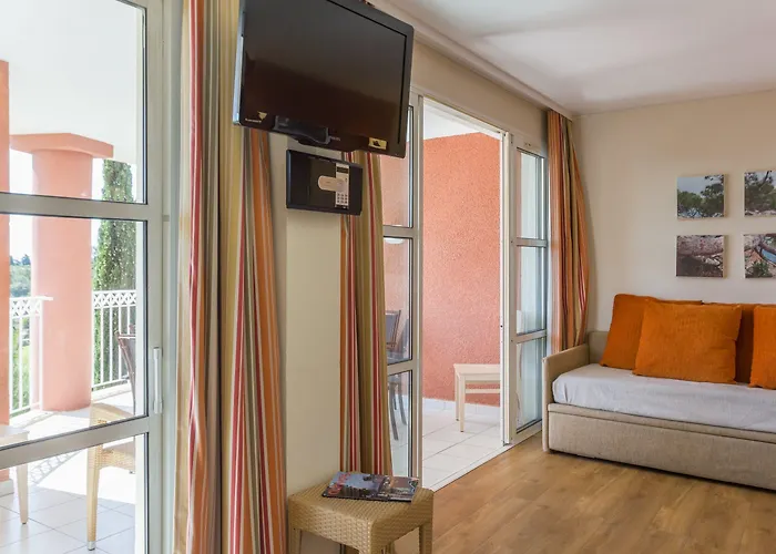 Village Pierre & Cap Esterel Semesterpark 3*