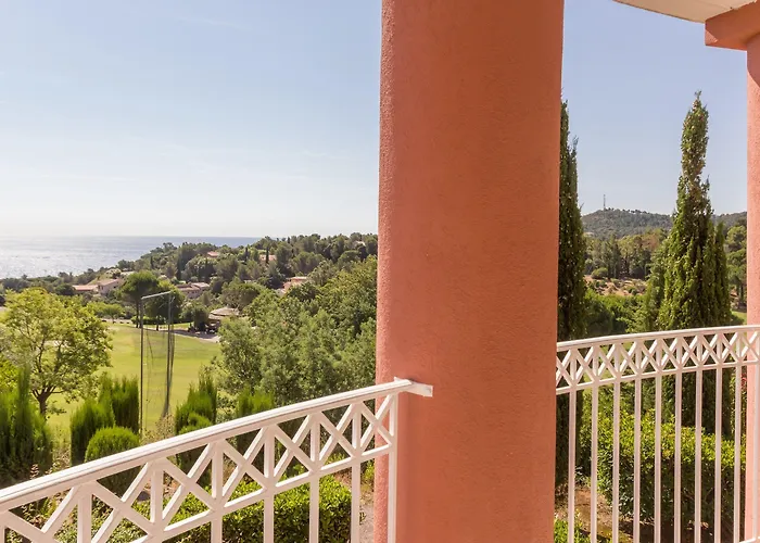 Village Pierre & Cap Esterel 3*